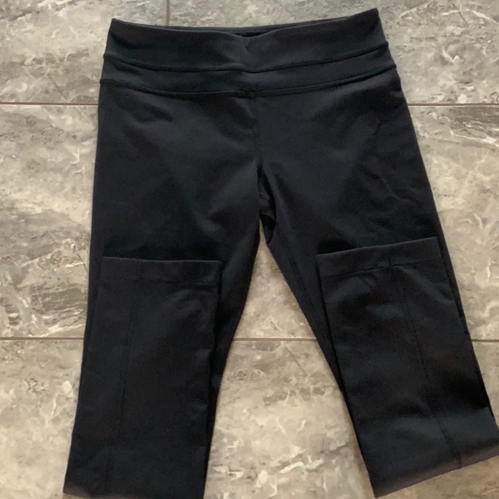 Lululemon groove pants size 6